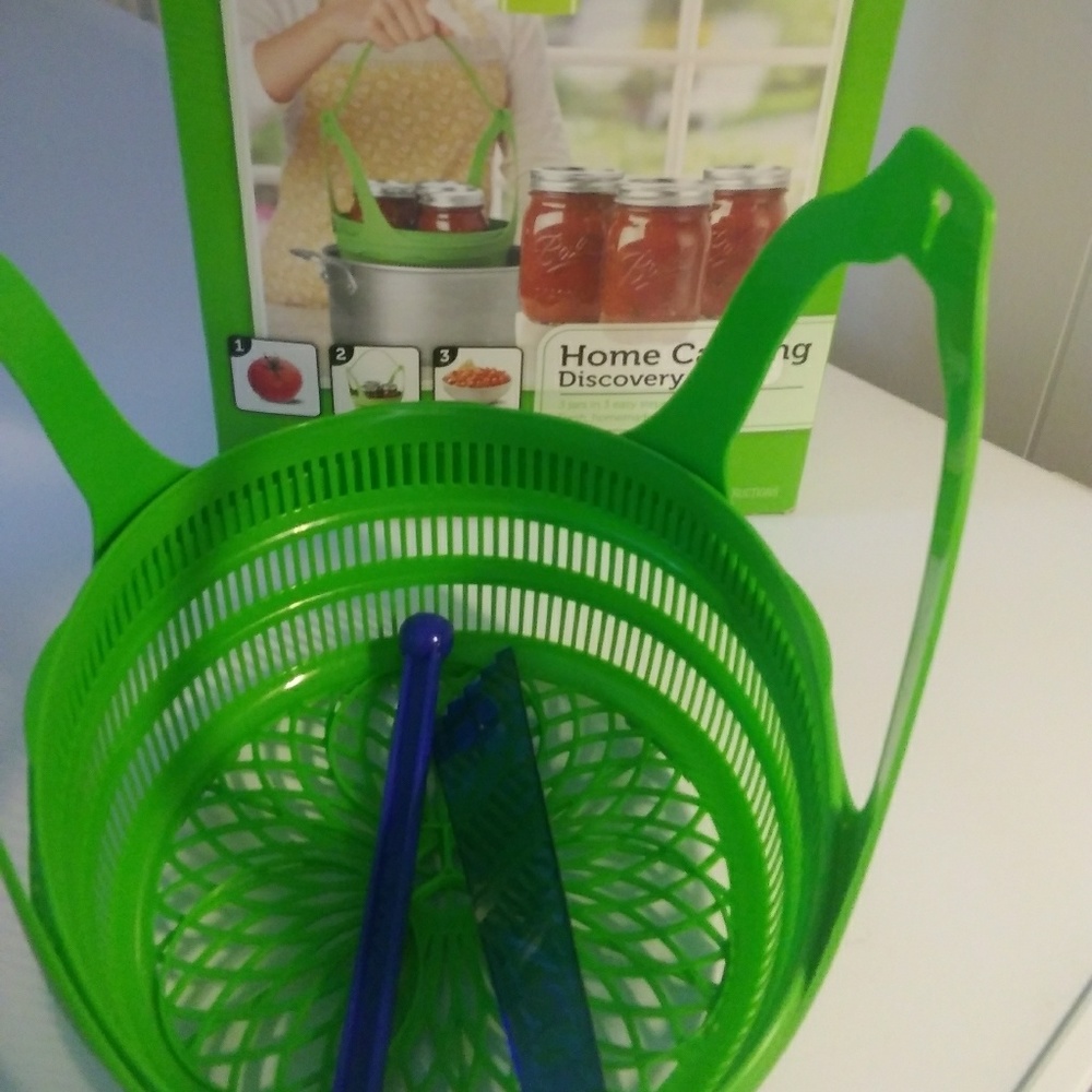 Ball small canning basket with accessories.